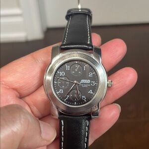 Solo Black and Silver Women's Watch